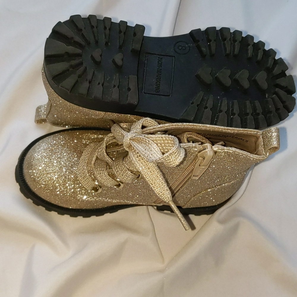 Girls boots